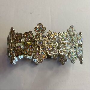 Stretchy Sparkly Snowflake Bracelet